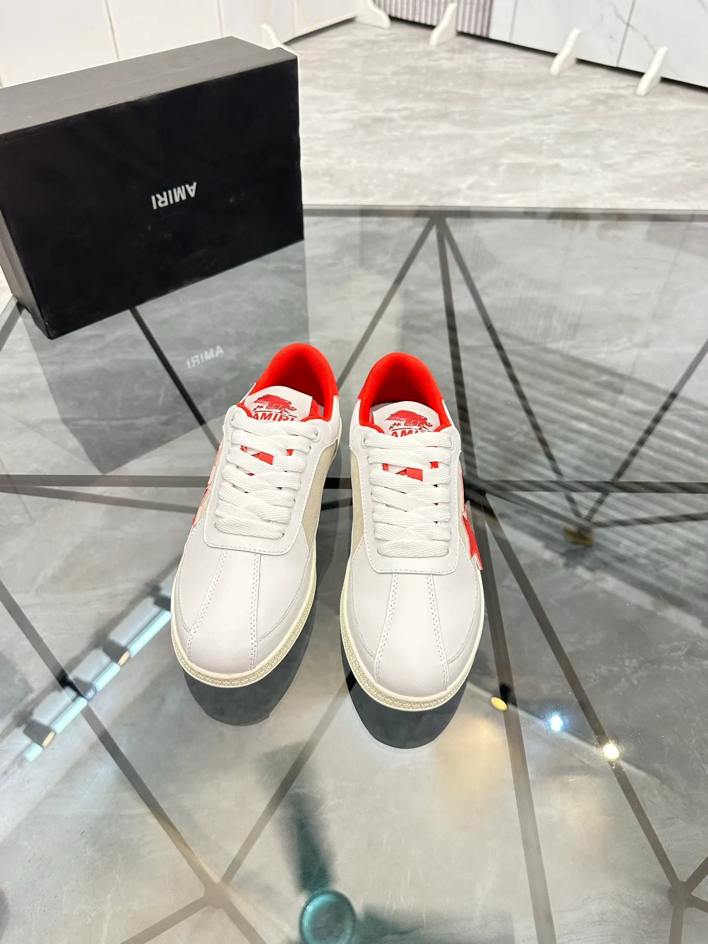Men's shoes: 💰P420¥ Product trademark: AMIRI* "Amir*" low-top casual shoes Regular size: 38-45 (can be customized to 46) Product material: imported cowhide upper, breathable lining, original outsole. Number: 001